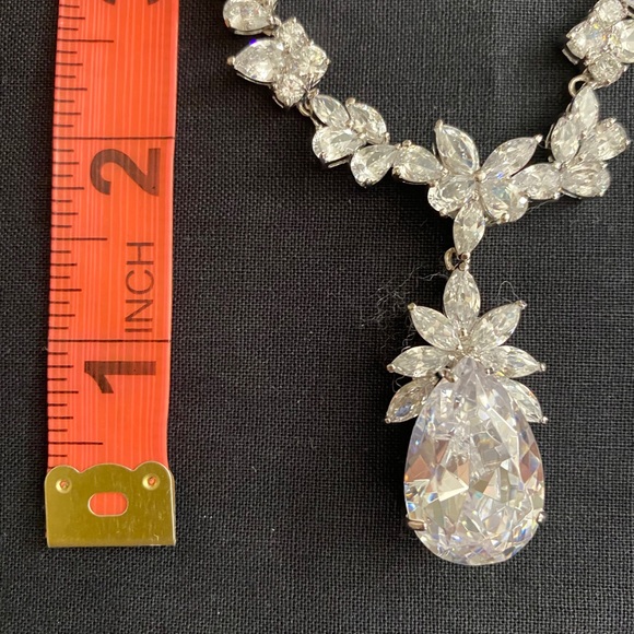 CZ luxury pineapple necklace/earring set. NWOT. - Picture 4 of 8